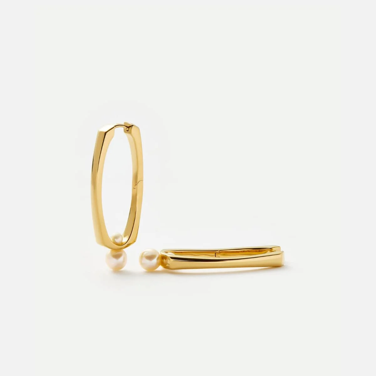 Matrix Pearl Round Earrings